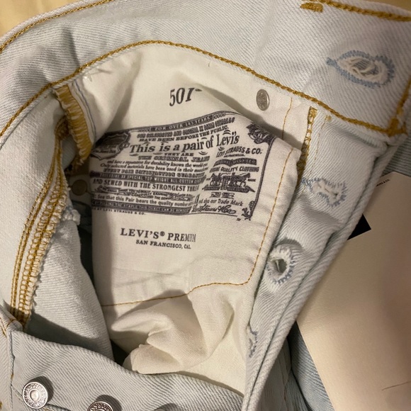 Levi’s 501 Scatterbrain Crop Jeans - Picture 7 of 8